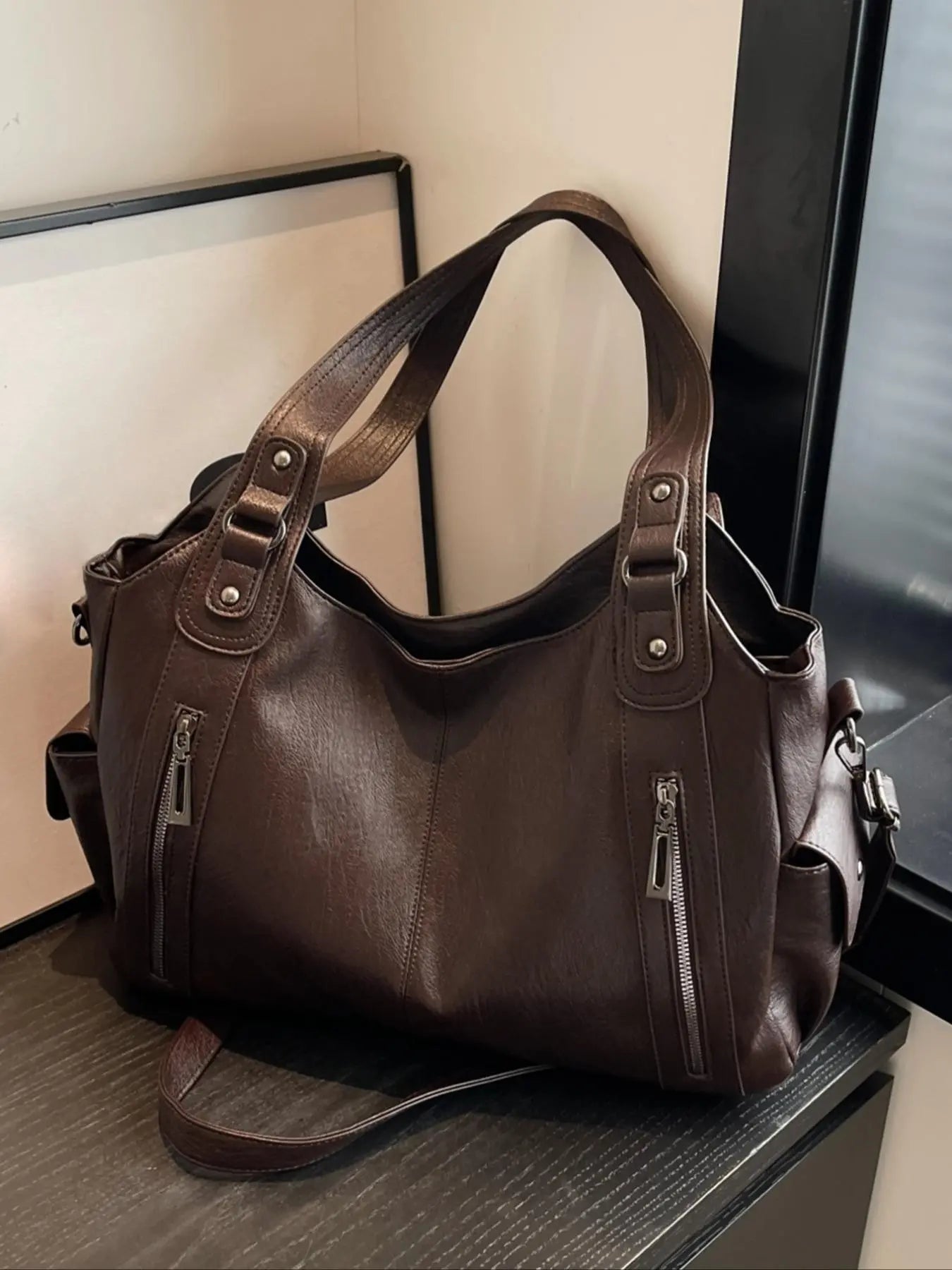 Women's punk style rivet decoration handbag fashionable large capacity shoulder bag, suitable for daily use, casual trendy commuter bag, niche design Halloween shoulder bag,fashionable shopping bag for gifts, Handbag Shoulder Purse