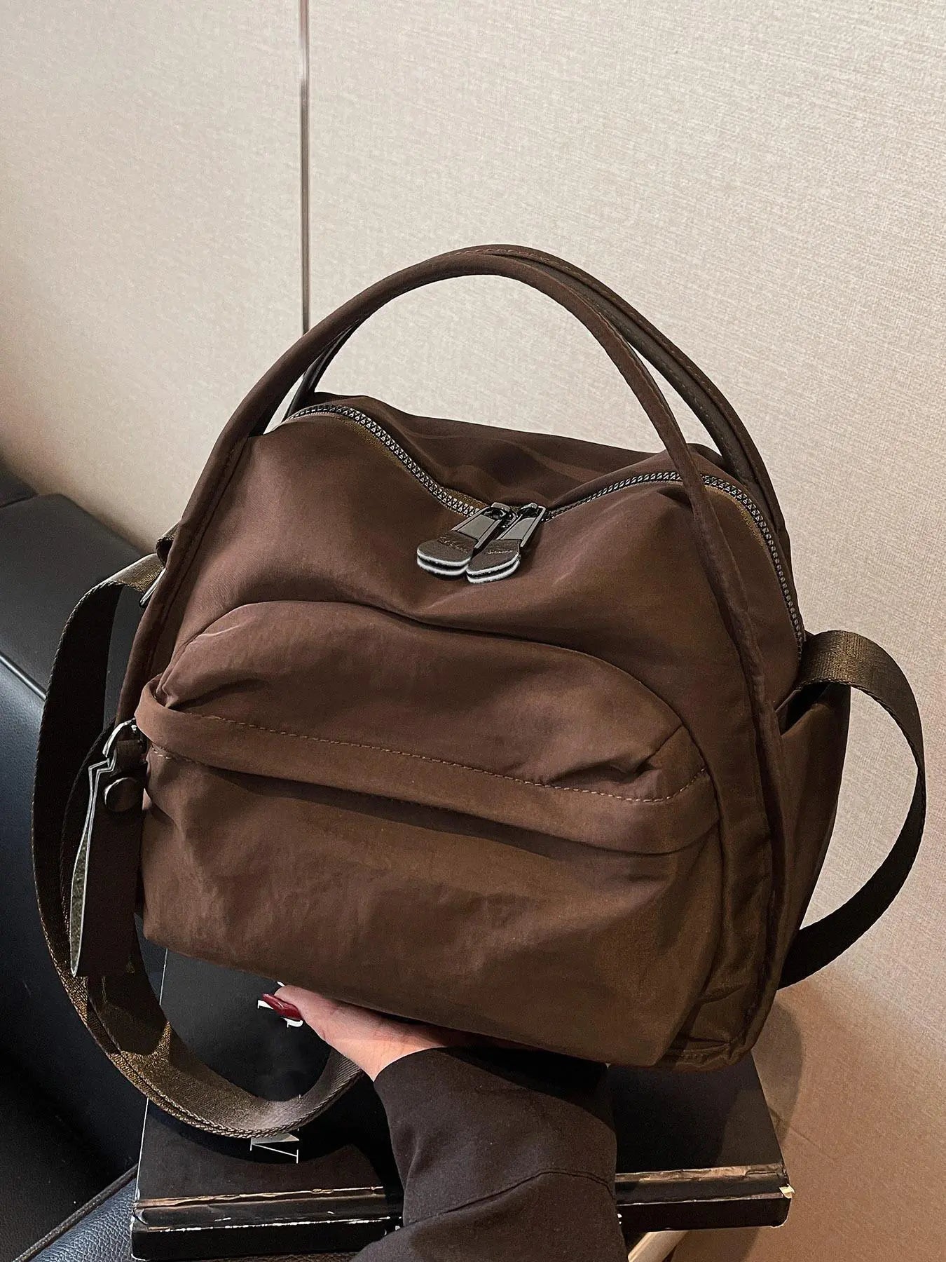 Ladies' elegant solid color shoulder bag, fashionable zipper All Match crossbody bag for daily use, simple solid color, casual trend versatile high-quality commuter shoulder bag, Fabric shoulder bags