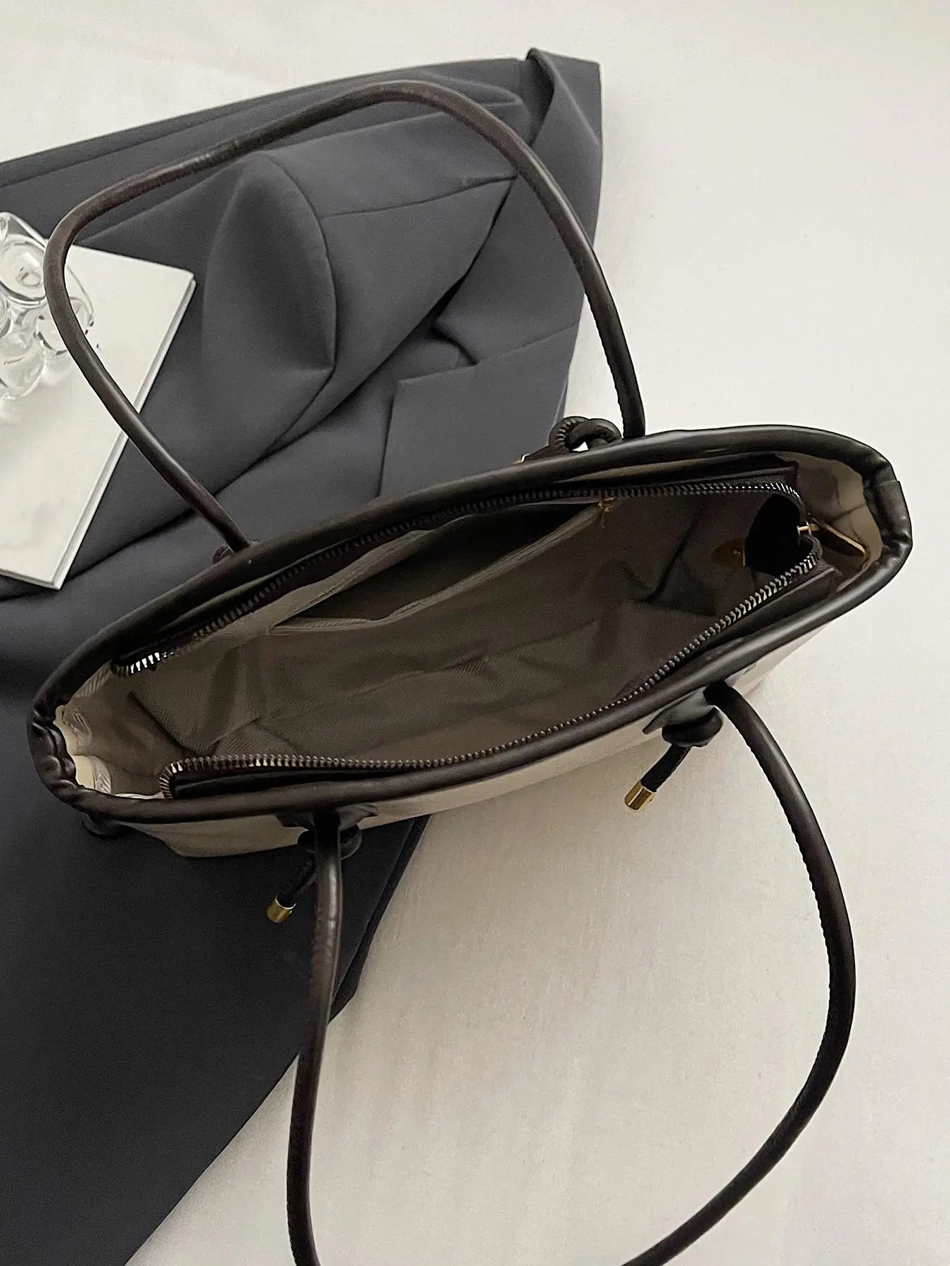 26 Women's Elegant Solid Color Shoulder Bag, Fashionable Large Capacity Handbag Crossbody Bag for Daily Used, Casual Trendy Versatile High-quality Daily Commuting Bag, Fashionable Unique Bags #GLOBAL PICKS